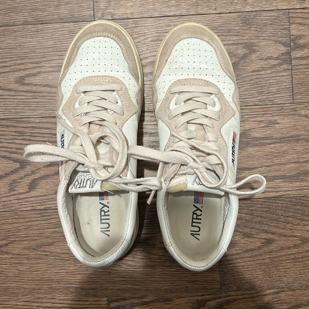 Autry Women’s Beige & White Sneakers - Classic Retro Style